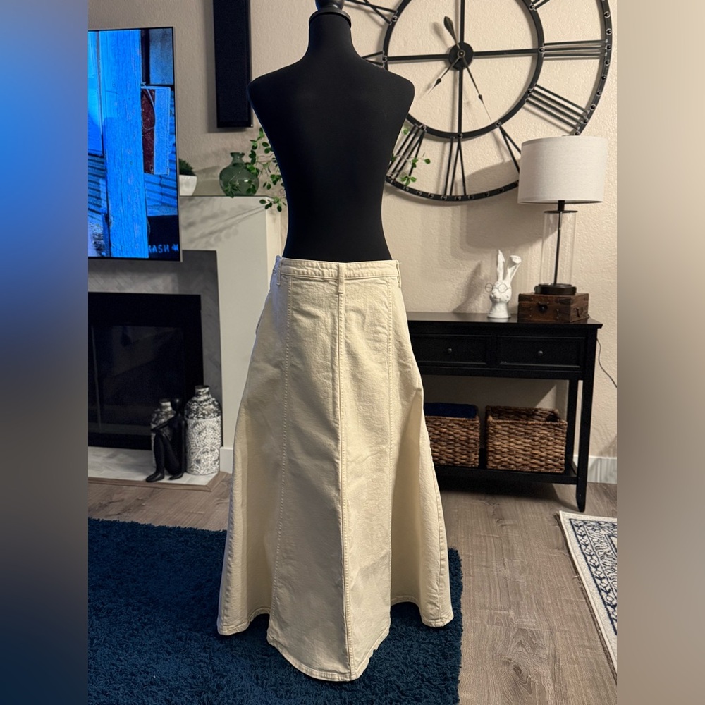 Banana Republic Factory Maxi A-Line Denim Skirt in Ecru - Size 10 - Picture 5 of 8